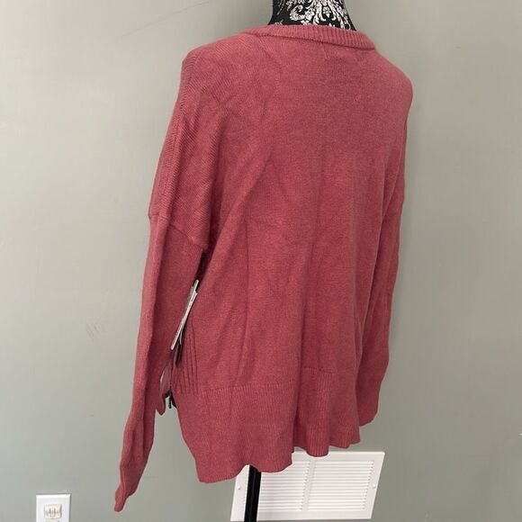 NEW. Roseberry Super Soft pullover sweater from Hudson Bay - Picture 3 of 5